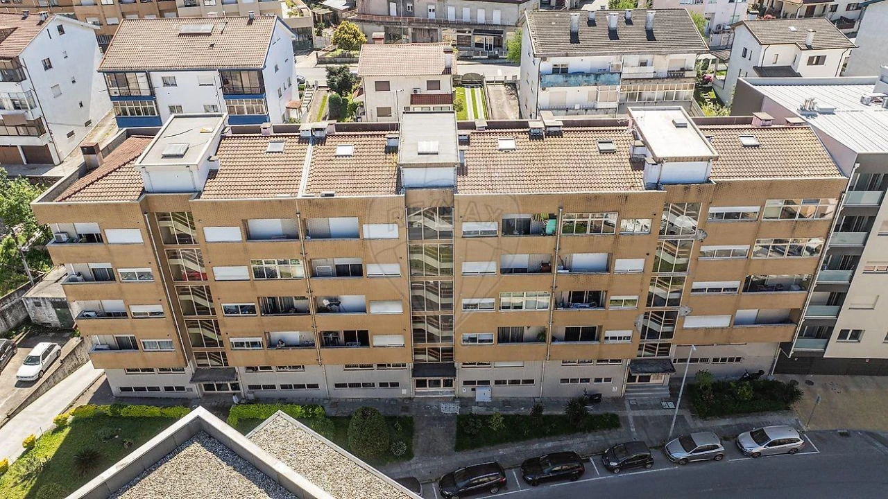 Apartamento T2 para Venda em Braga (Maximinos, Sé e Cividade) Foto 3