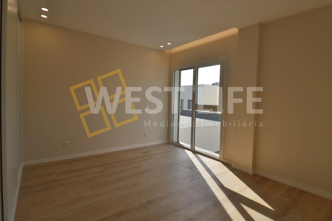 Moradia T5 para Venda em Ponte do Rol Foto 14