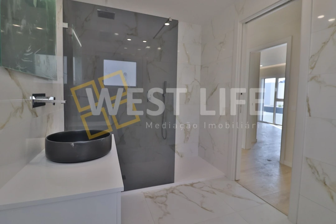 Moradia T5 para Venda em Ponte do Rol Foto 18