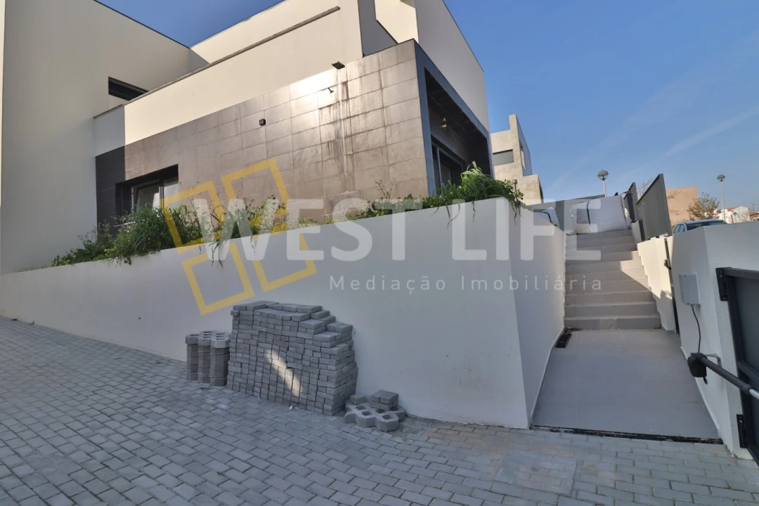 Moradia T5 para Venda em Ponte do Rol Foto 31