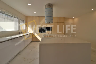 Moradia T5 para Venda em Ponte do Rol