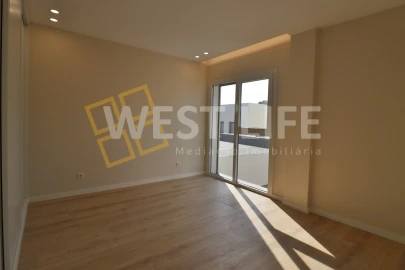 Moradia T5 para Venda em Ponte do Rol