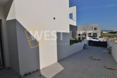 Moradia T5 para Venda em Ponte do Rol