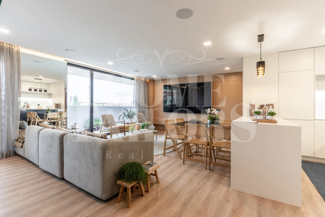 Apartamento T4 para Venda em Glória e Vera Cruz Foto 1