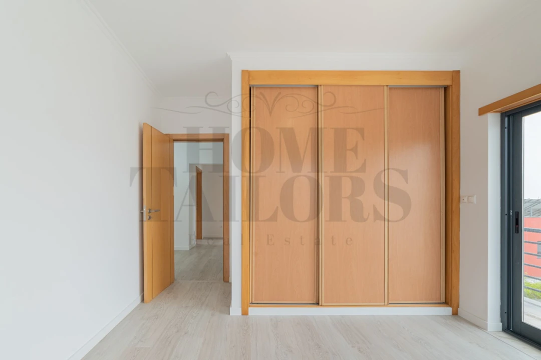 Moradia T5 para Venda em Laranjeiro e Feijó Foto 9