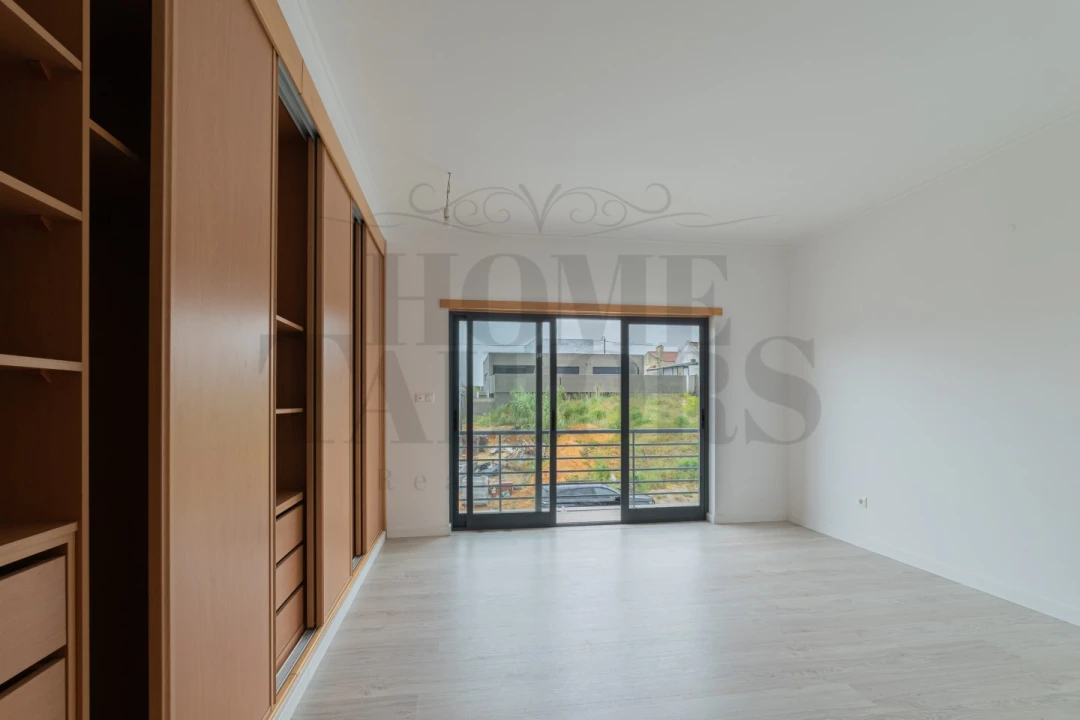 Moradia T5 para Venda em Laranjeiro e Feijó Foto 8