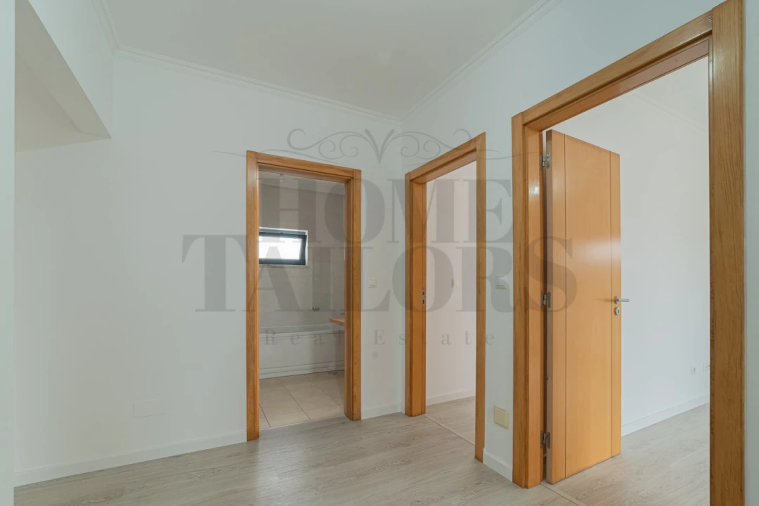 Moradia T5 para Venda em Laranjeiro e Feijó Foto 22