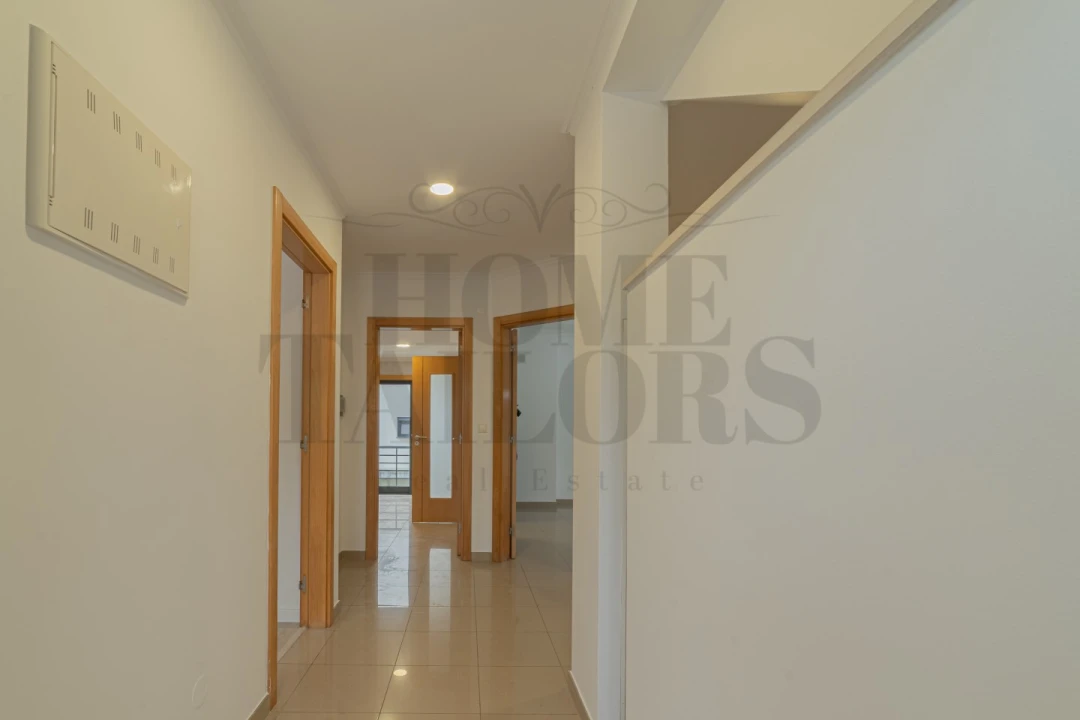 Moradia T5 para Venda em Laranjeiro e Feijó Foto 21