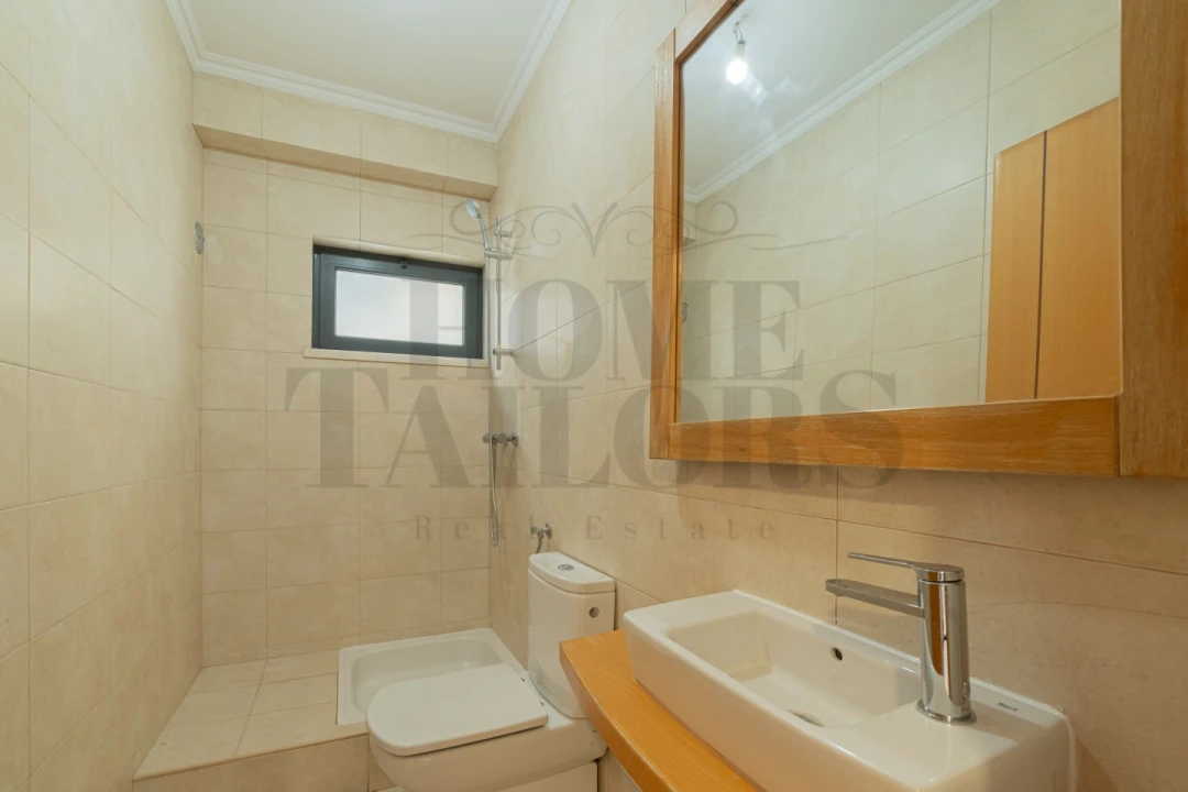 Moradia T5 para Venda em Laranjeiro e Feijó Foto 27