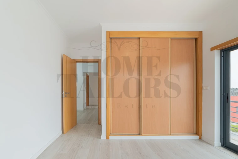 Moradia T5 para Venda em Laranjeiro e Feijó Foto 9