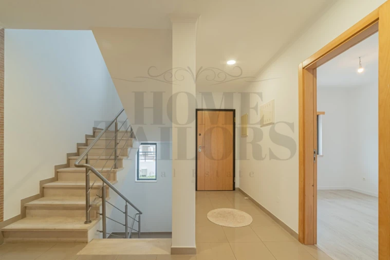 Moradia T5 para Venda em Laranjeiro e Feijó Foto 20