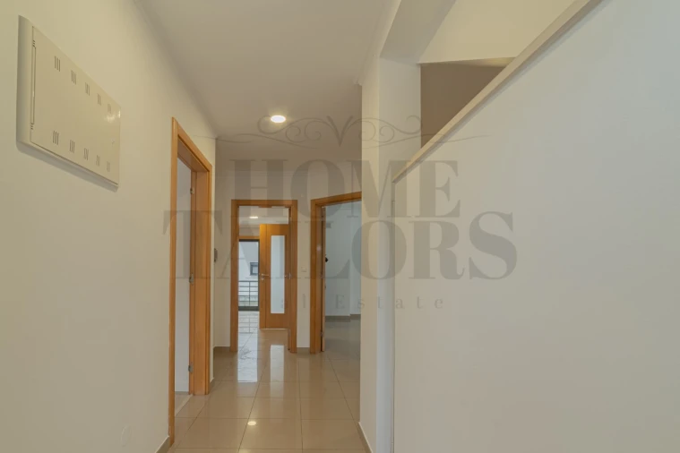 Moradia T5 para Venda em Laranjeiro e Feijó Foto 21