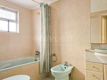 Moradia T2 para Venda em Ajuda da Bretanha