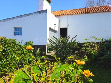 Moradia T2 para Venda em Ajuda da Bretanha