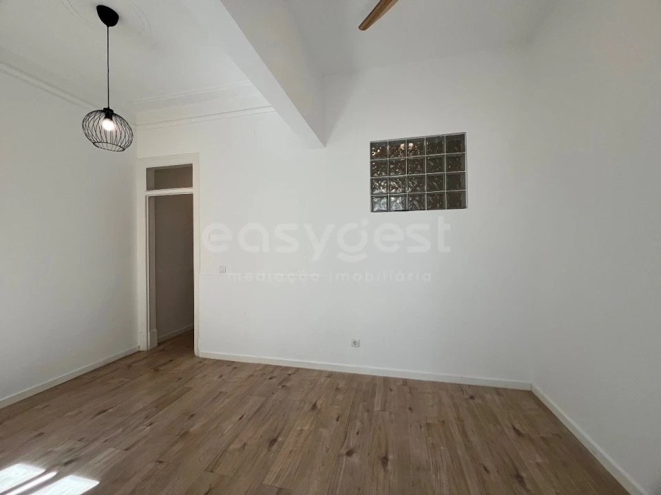 Apartamento T1 para Venda em Campo de Ourique Foto 13