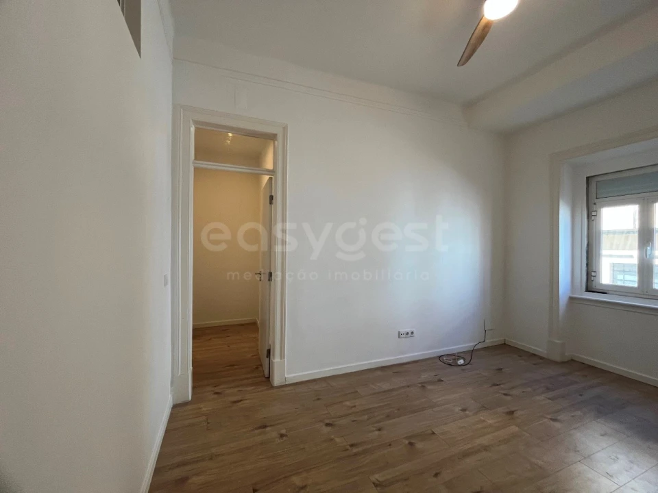 Apartamento T1 para Venda em Campo de Ourique Foto 16