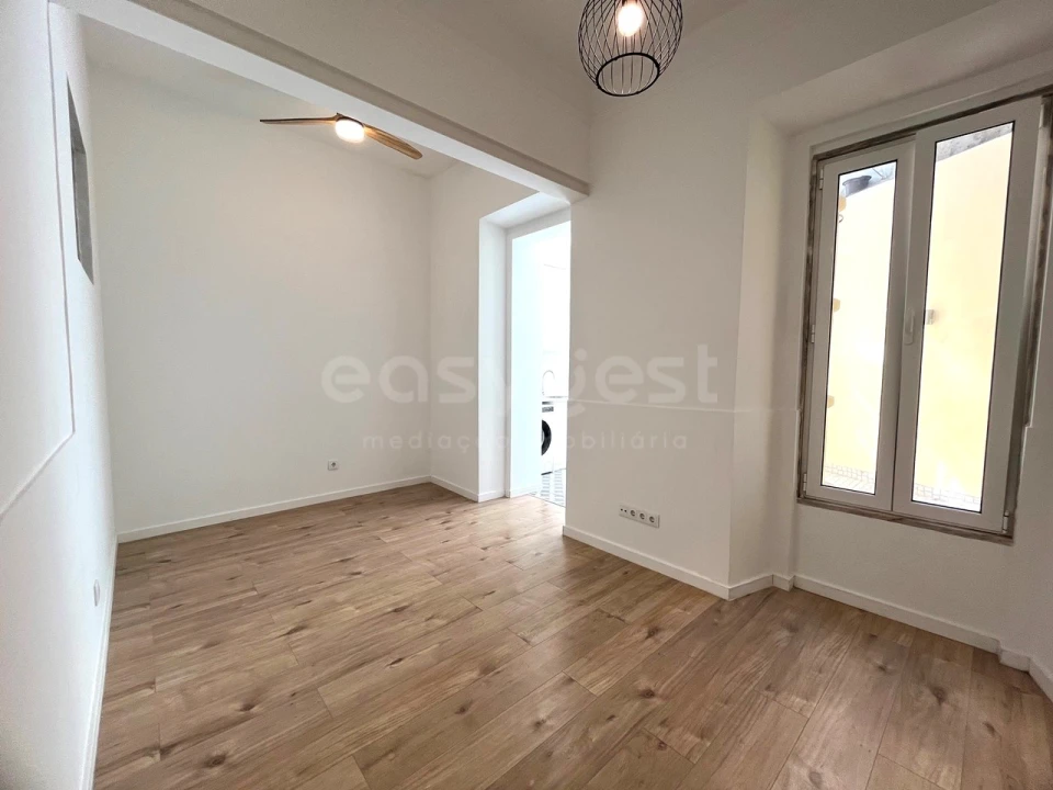 Apartamento T1 para Venda em Campo de Ourique Foto 3