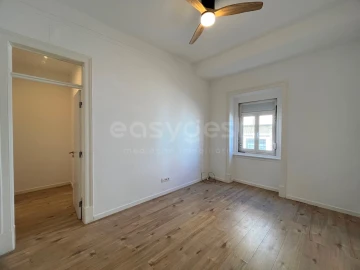 Apartamento T1 para Venda em Campo de Ourique
