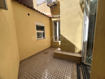 Apartamento T1 para Venda em Campo de Ourique