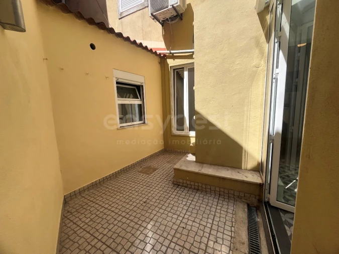 Apartamento T1 para Venda em Campo de Ourique Foto 4