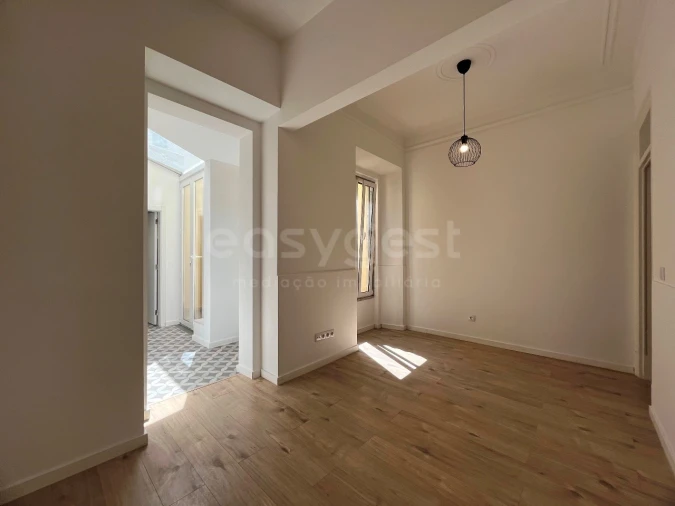 Apartamento T1 para Venda em Campo de Ourique Foto 5