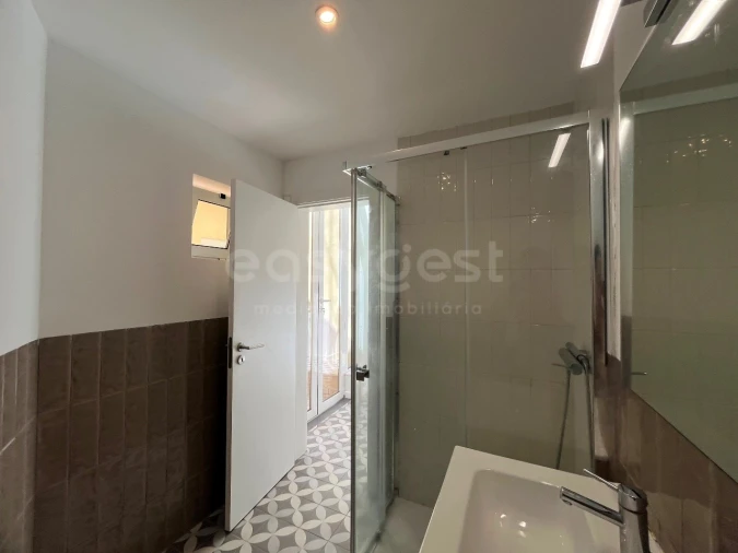 Apartamento T1 para Venda em Campo de Ourique Foto 11