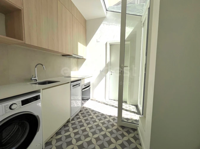 Apartamento T1 para Venda em Campo de Ourique Foto 8