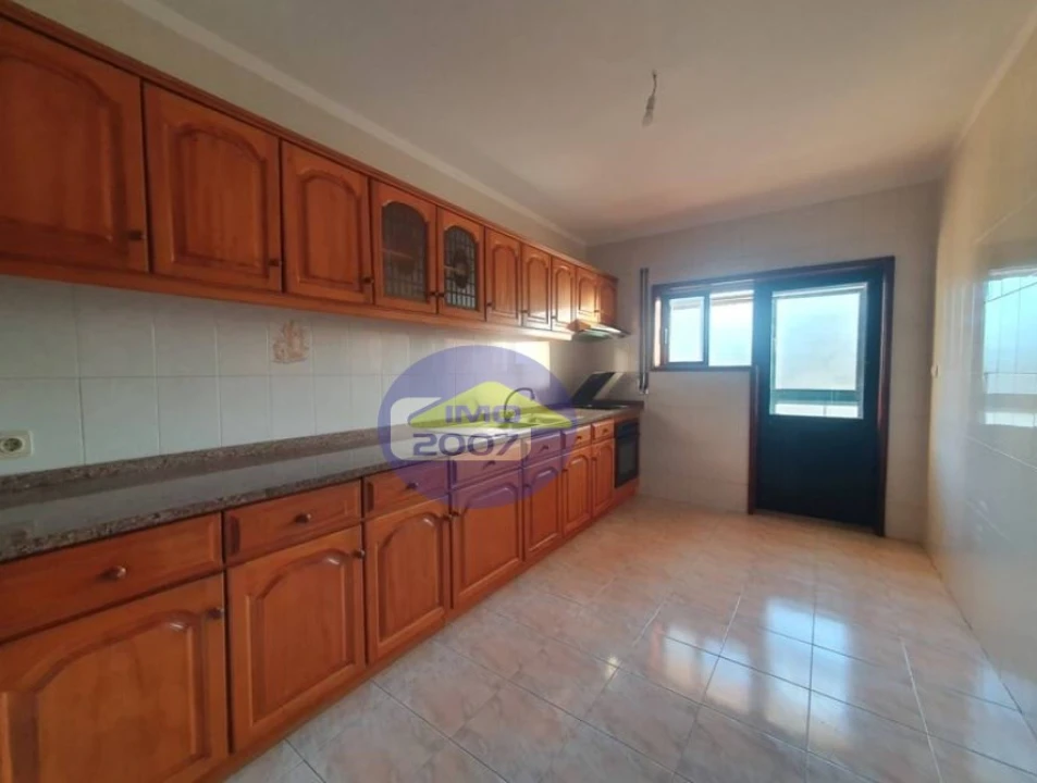 Apartamento T2 para Venda em Vilar de Andorinho Foto 3