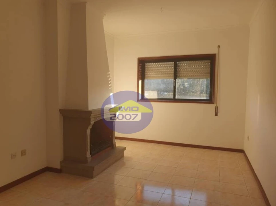 Apartamento T2 para Venda em Vilar de Andorinho Foto 6