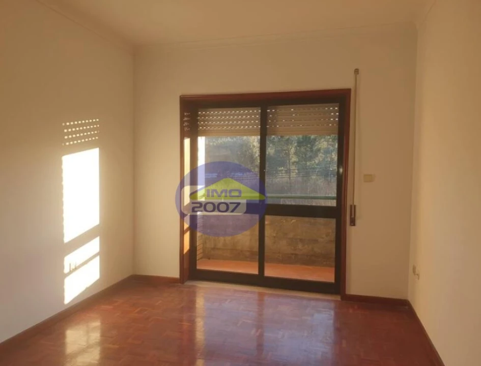 Apartamento T2 para Venda em Vilar de Andorinho Foto 10