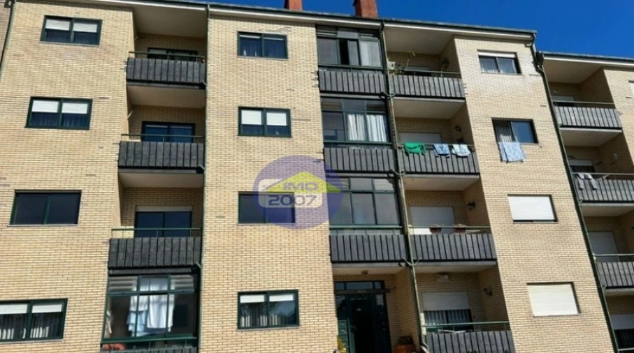 Apartamento T2 para Venda em Vilar de Andorinho Foto 1