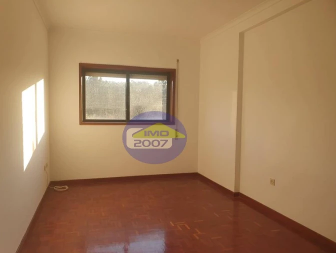 Apartamento T2 para Venda em Vilar de Andorinho Foto 13