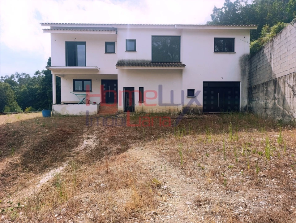 Moradia T3 para Venda em Couto de Esteves Foto 3