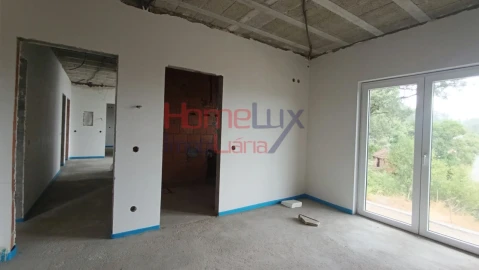 Moradia T3 para Venda em Couto de Esteves