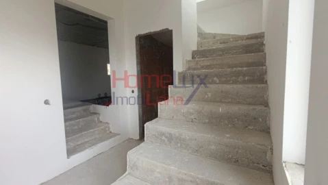 Moradia T3 para Venda em Couto de Esteves