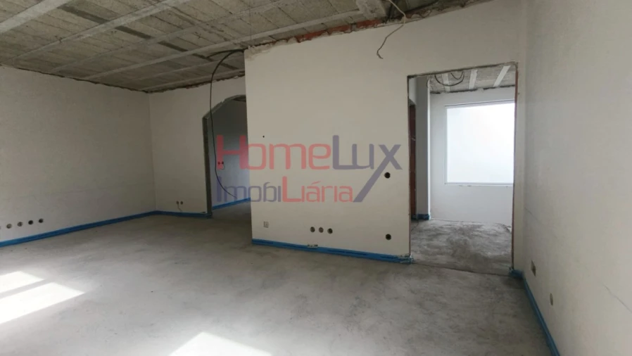 Moradia T3 para Venda em Couto de Esteves Foto 12