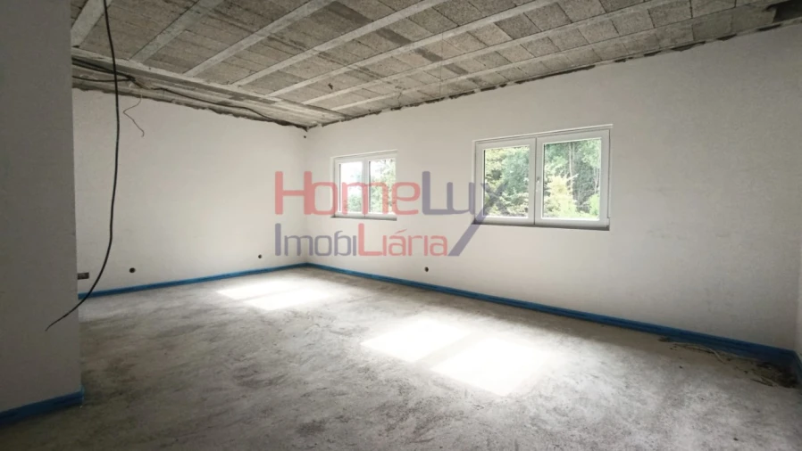 Moradia T3 para Venda em Couto de Esteves Foto 13