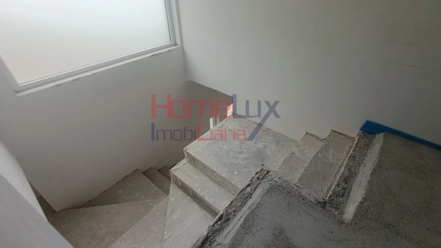 Moradia T3 para Venda em Couto de Esteves Foto 35