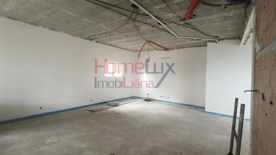 Moradia T3 para Venda em Couto de Esteves Foto 37