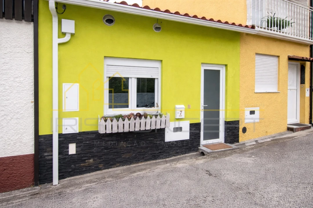 Moradia T1 para Venda em Antuzede e Vil de Matos Foto 1
