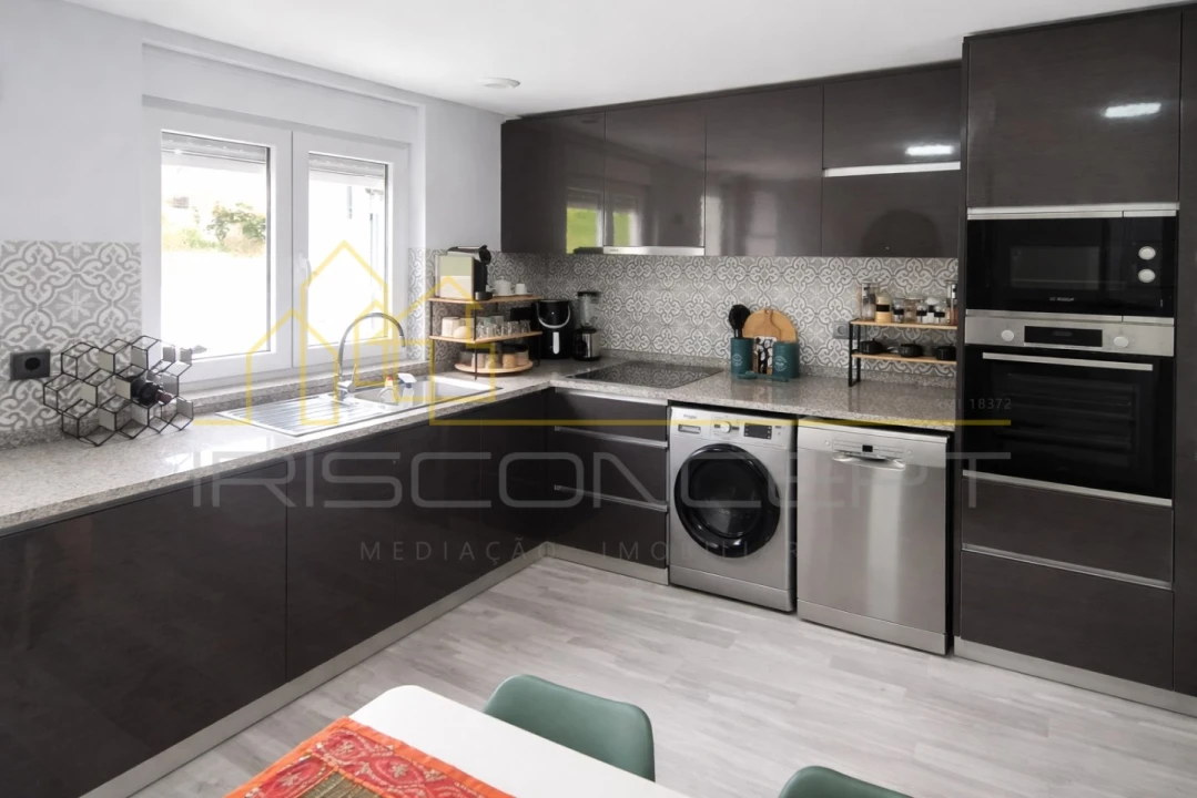 Moradia T1 para Venda em Antuzede e Vil de Matos Foto 5