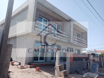Moradia T4 para Venda em Fernao Ferro