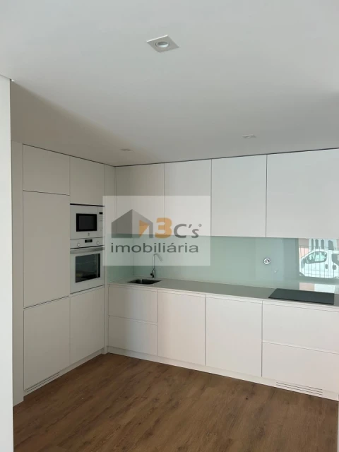 Apartamento T2 para Arrendamento em Paranhos