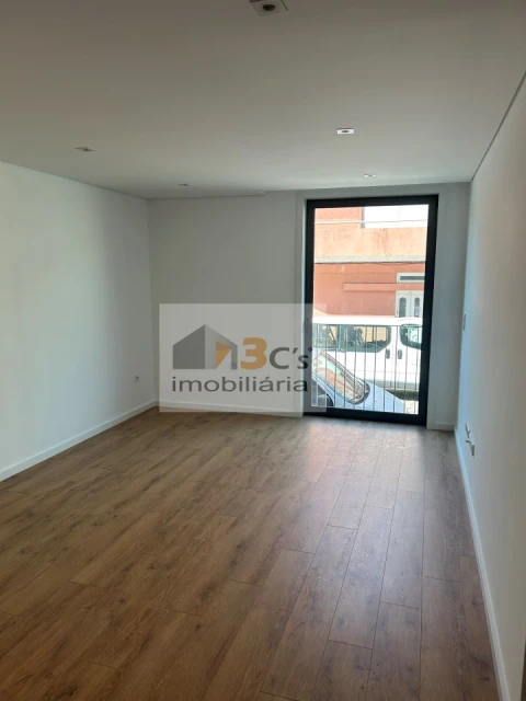 Apartamento T2 para Arrendamento em Paranhos