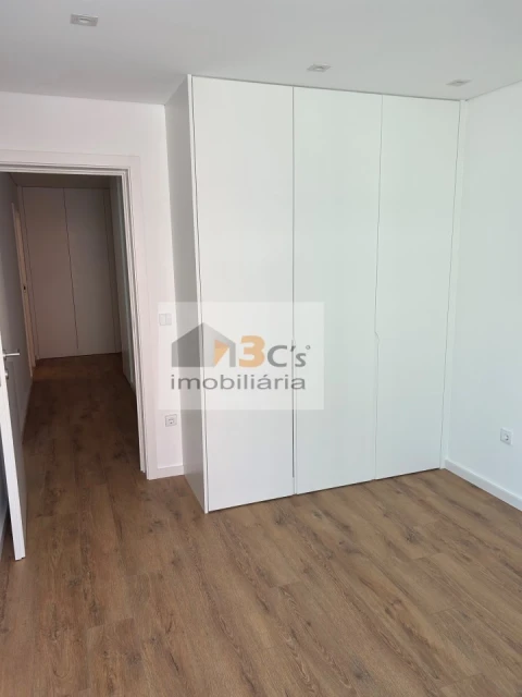 Apartamento T2 para Arrendamento em Paranhos
