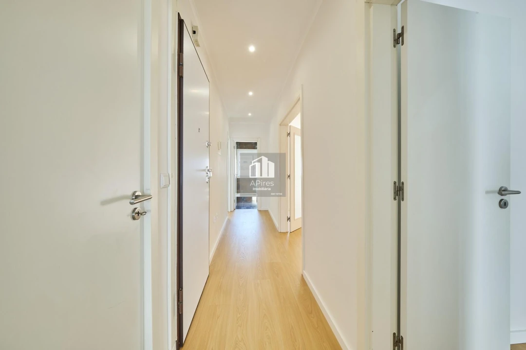 Apartamento T2 para Venda em Costa da Caparica Foto 9