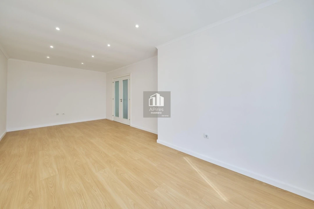 Apartamento T2 para Venda em Costa da Caparica Foto 4