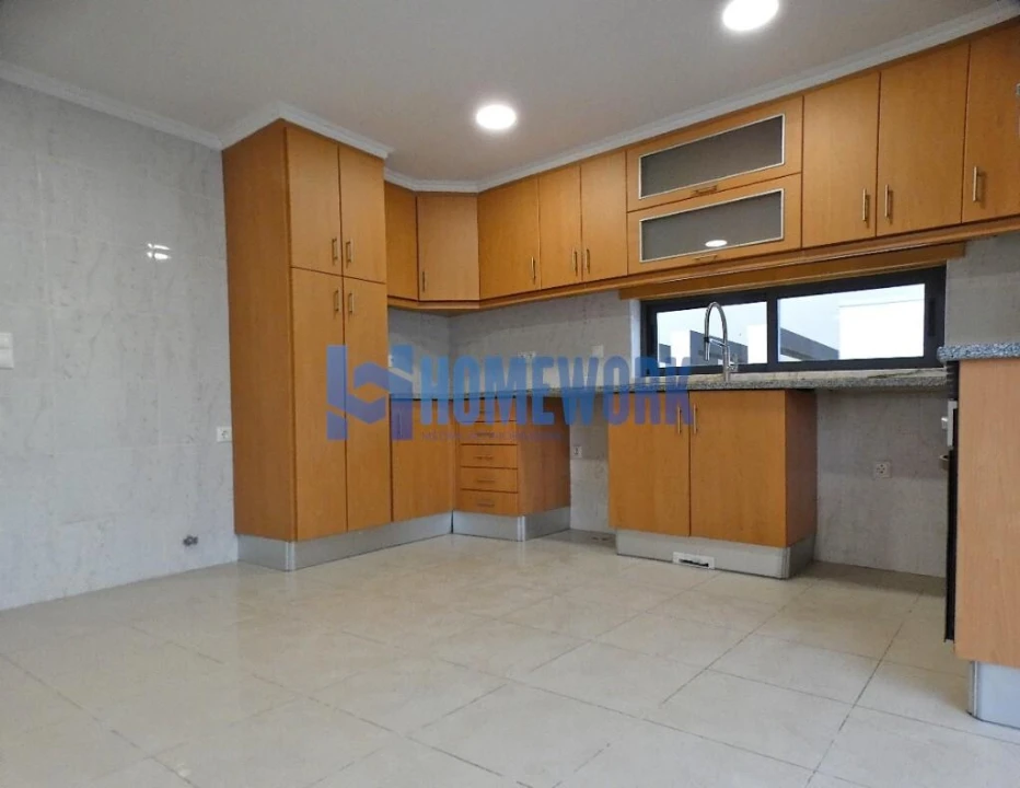 Moradia T5 para Venda em Almada, Cova da Piedade, Pragal e Cacilhas Foto 20