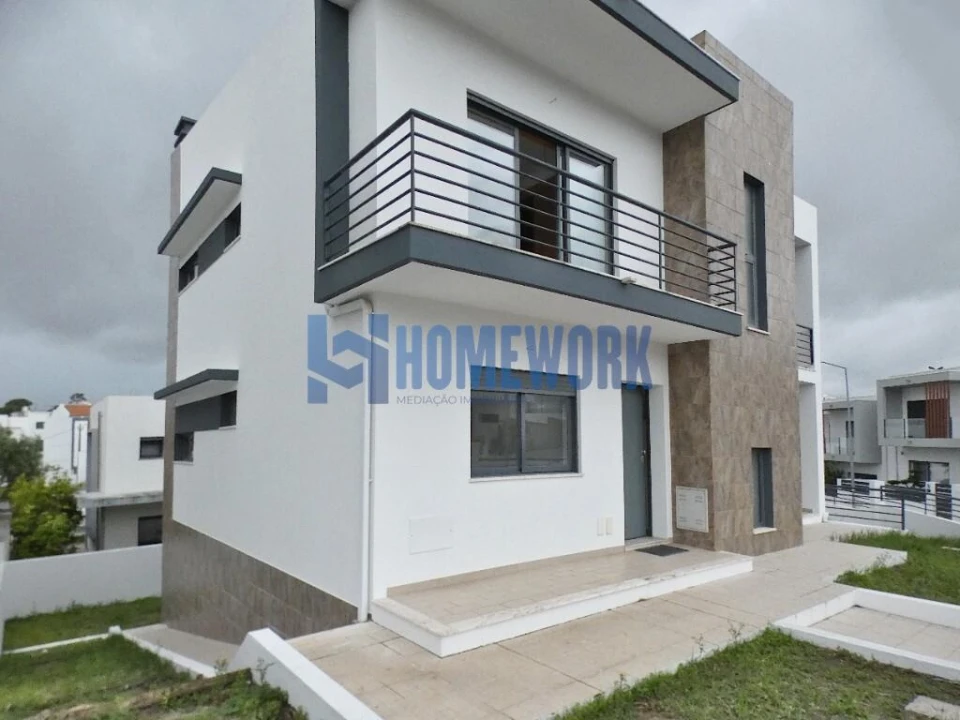Moradia T5 para Venda em Almada, Cova da Piedade, Pragal e Cacilhas Foto 3