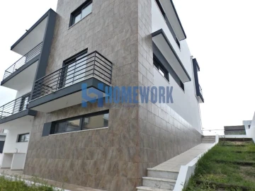 Moradia T5 para Venda em Almada, Cova da Piedade, Pragal e Cacilhas